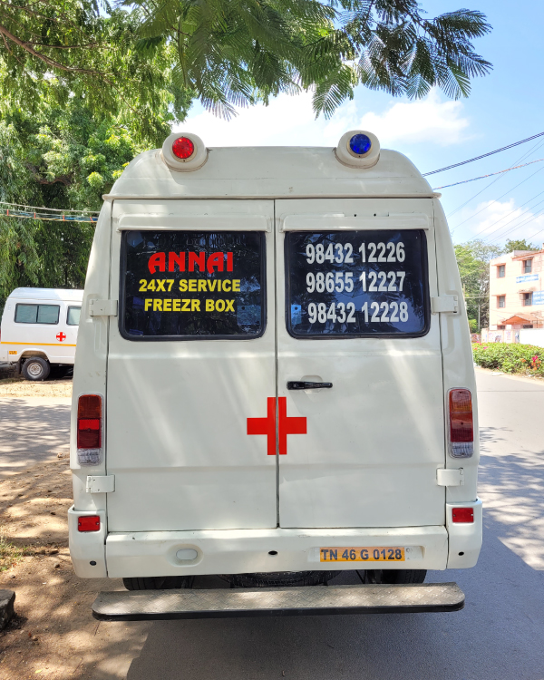 Trained Annai Ambulance staff in Coimbatore